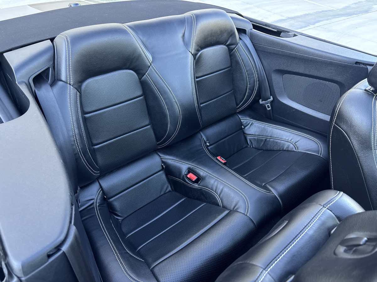 2020 Ford Mustang EcoBoost - Photo 21