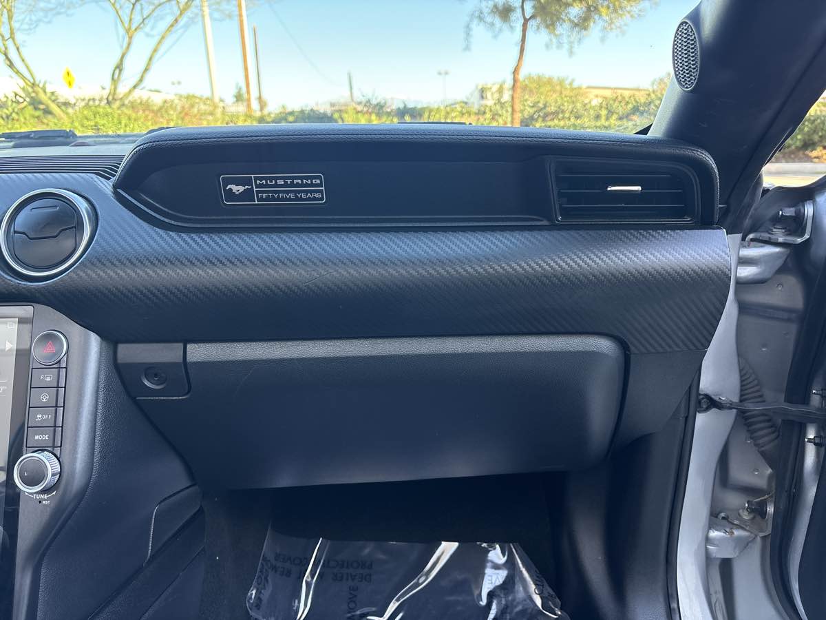2020 Ford Mustang EcoBoost - Photo 22