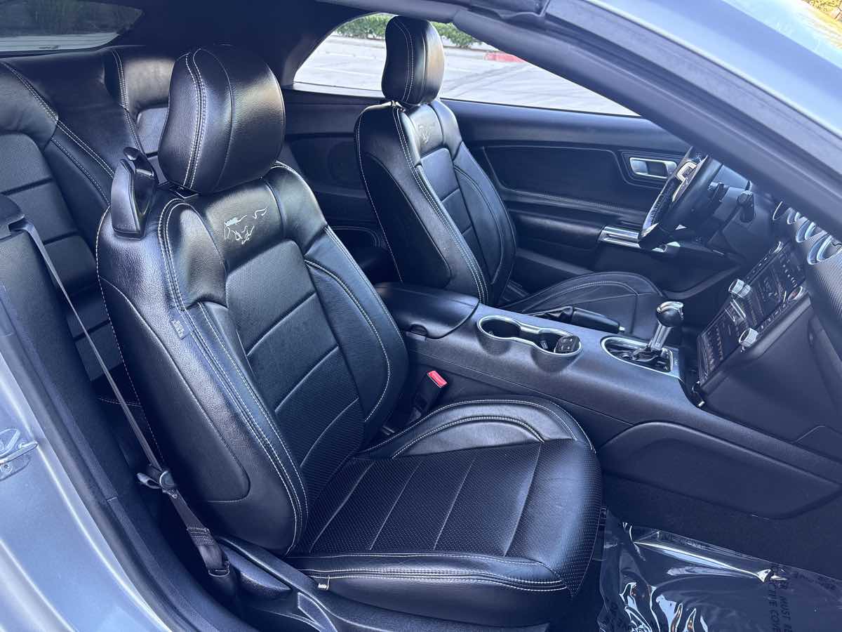 2020 Ford Mustang EcoBoost - Photo 20