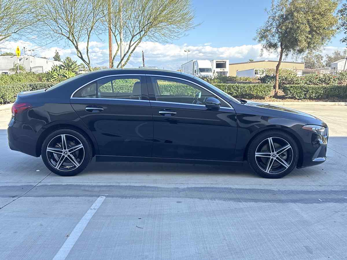 2022 Mercedes-Benz A-Class A220 - Photo 2