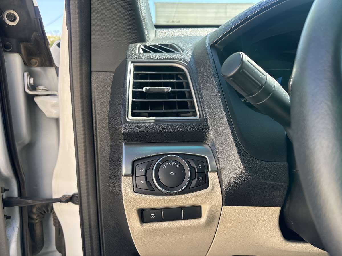 2018 Ford Explorer XLT - Photo 25