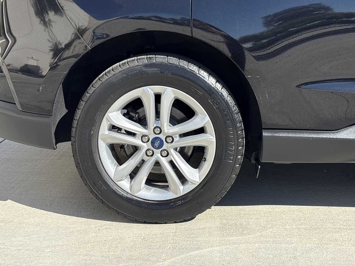 2020 Ford Edge SEL - Photo 9