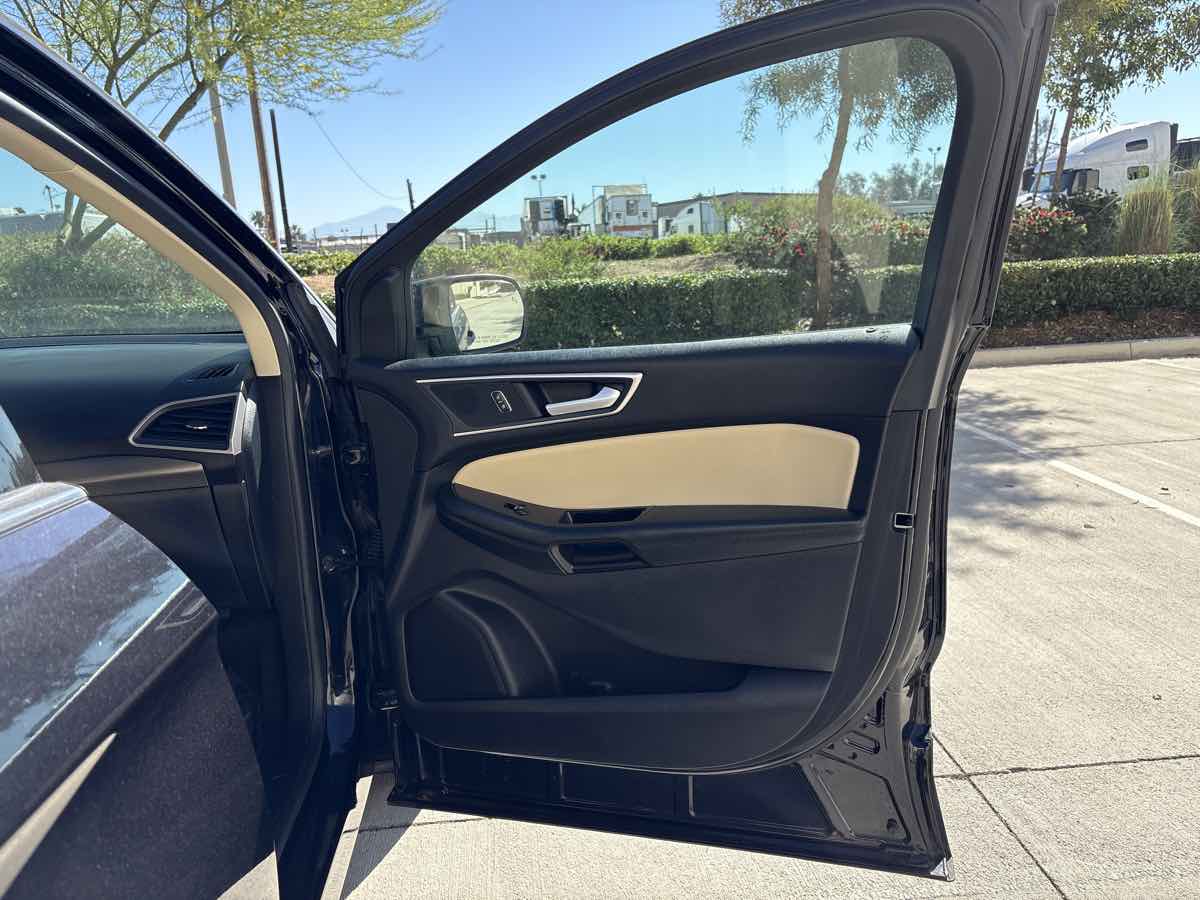 2020 Ford Edge SEL - Photo 16