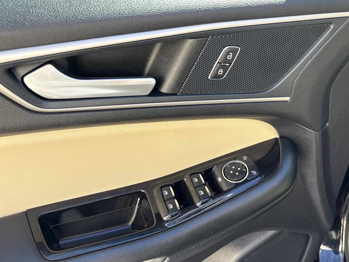 2020 Ford Edge SEL - Photo 21