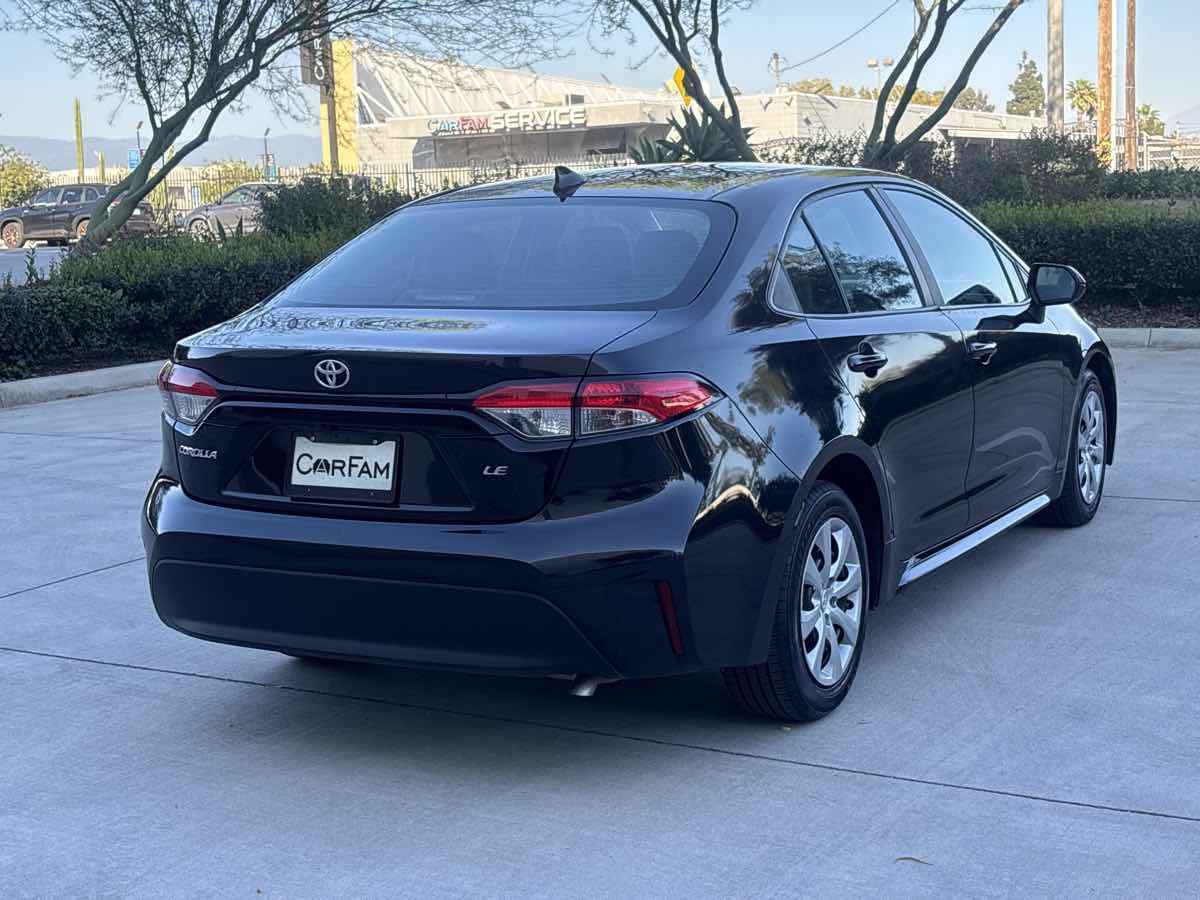 2023 Toyota Corolla LE - Photo 3