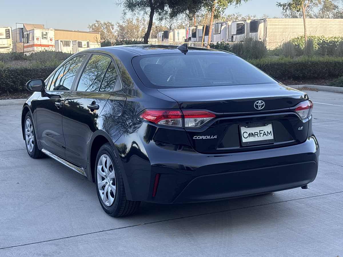 2023 Toyota Corolla LE - Photo 5