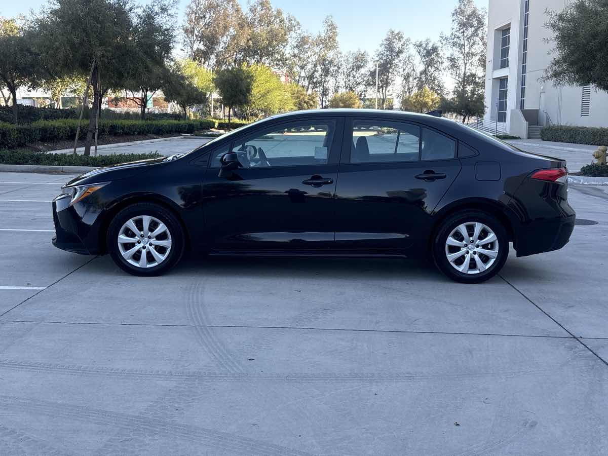2023 Toyota Corolla LE - Photo 6
