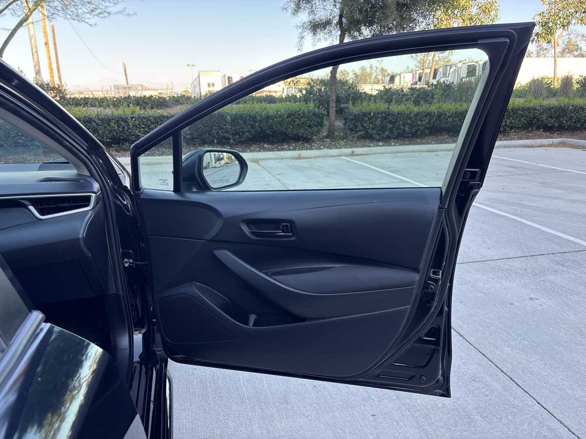 2023 Toyota Corolla LE - Photo 16