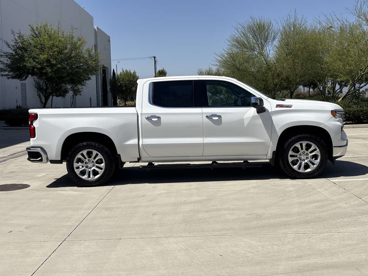 2023 Chevrolet Silverado 1500 LTZ - Photo 2