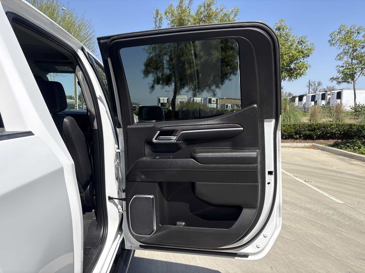 2023 Chevrolet Silverado 1500 LTZ - Photo 13