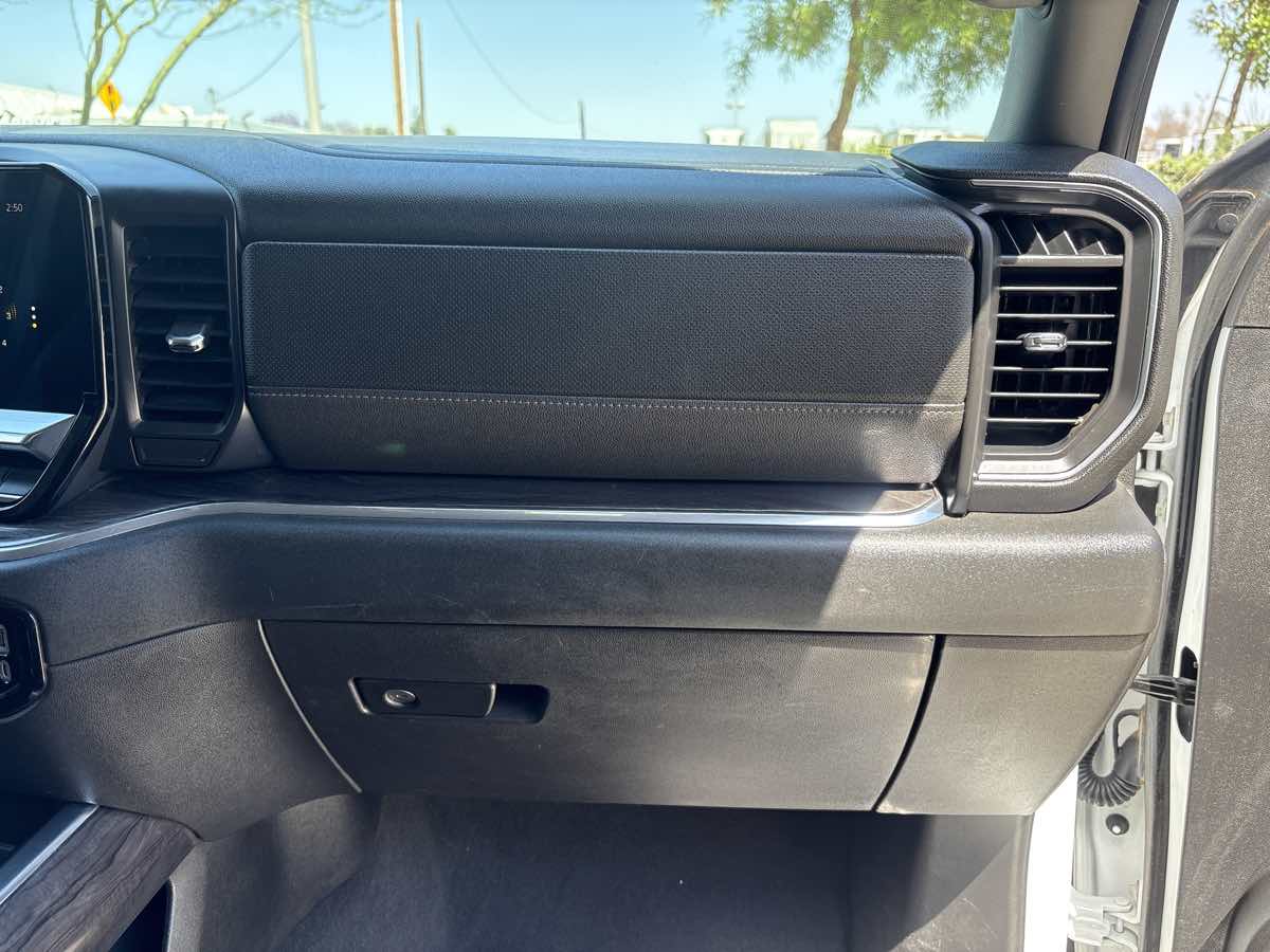 2023 Chevrolet Silverado 1500 LTZ - Photo 18