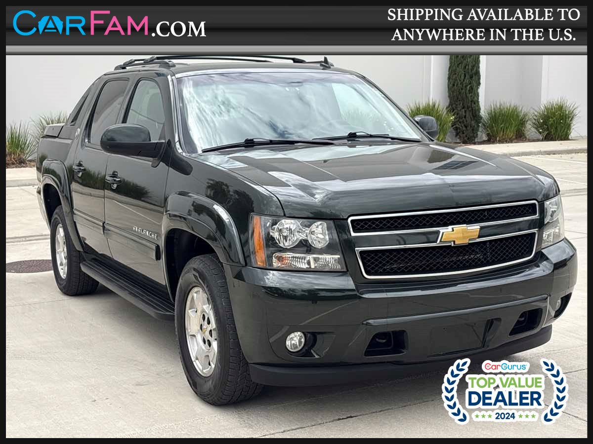 2013 Chevrolet Avalanche 4WD Avalanche LS's photo