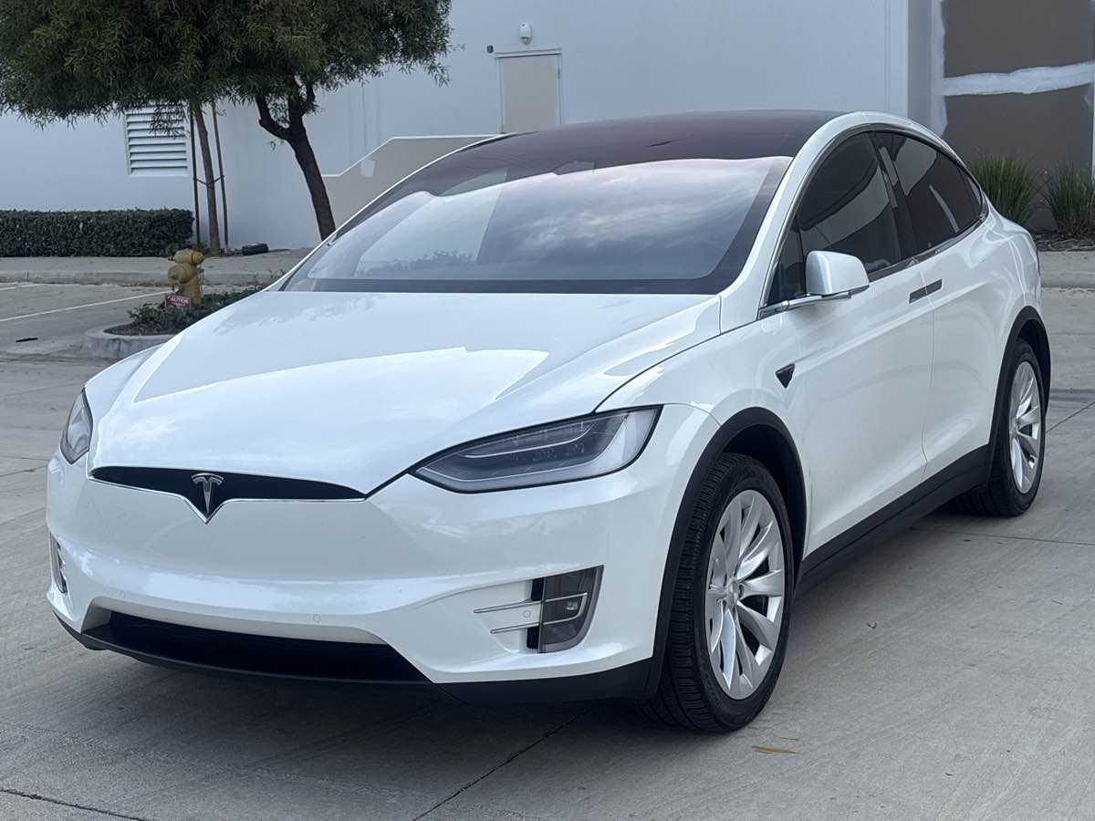 2020 Tesla Model X Long Range Plus - Photo 7