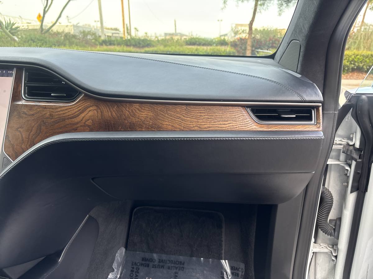 2020 Tesla Model X Long Range Plus - Photo 21