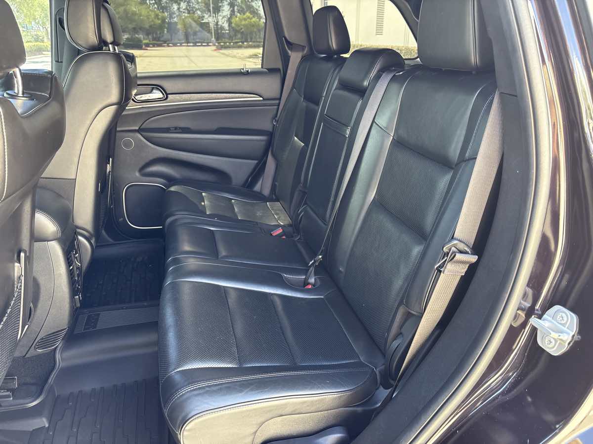Photo 12 of this Jeep Grand Cherokee