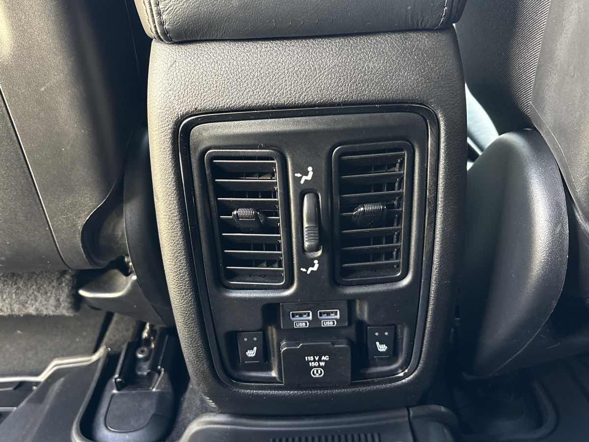 Photo 13 of this Jeep Grand Cherokee