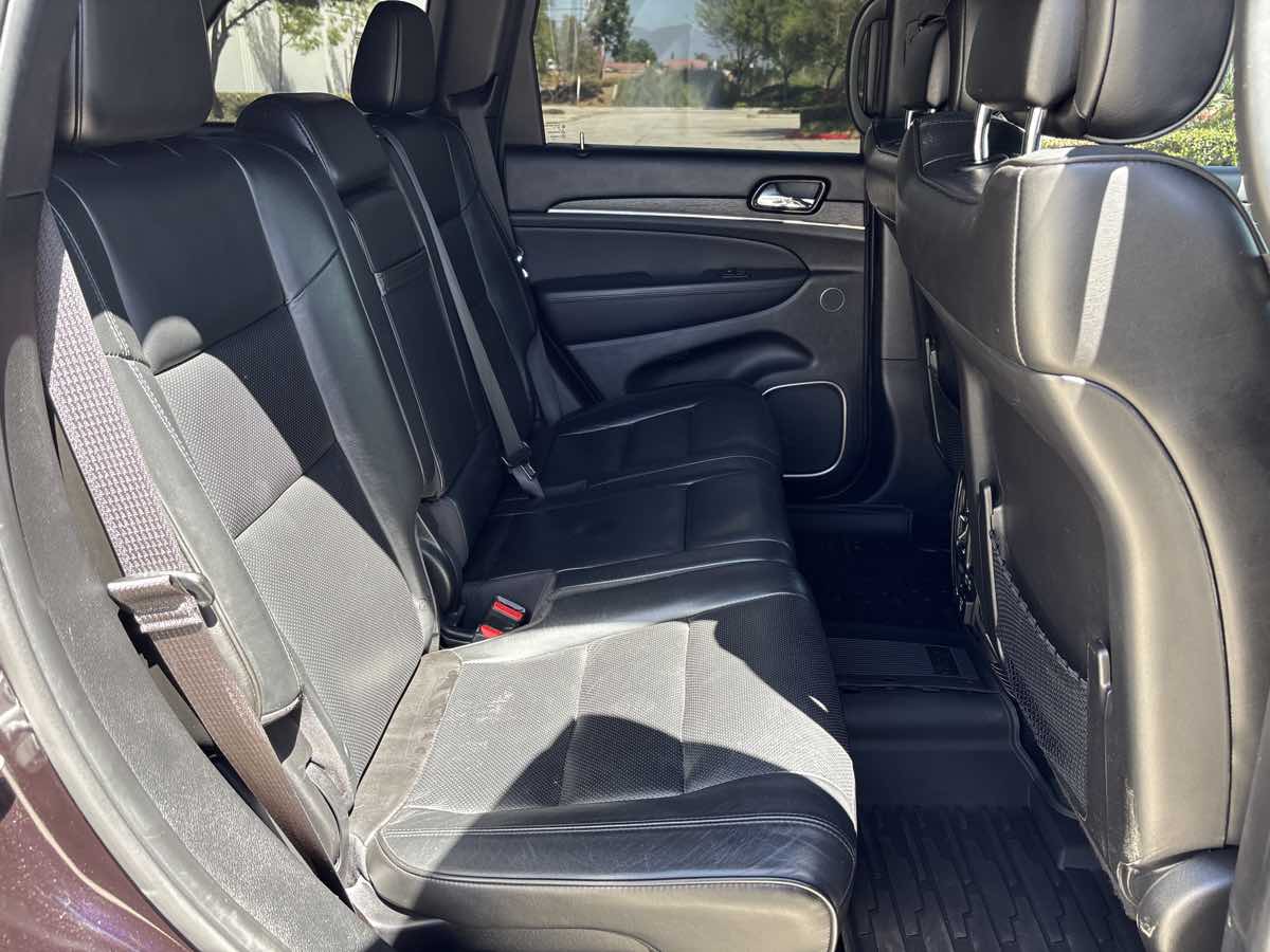 Photo 15 of this Jeep Grand Cherokee