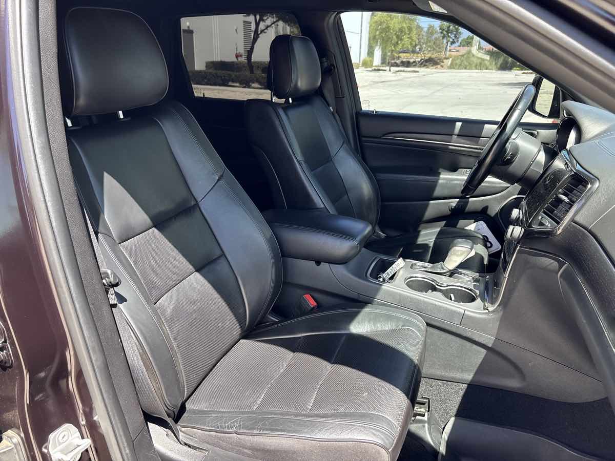 Photo 17 of this Jeep Grand Cherokee
