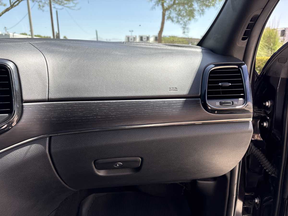 Photo 18 of this Jeep Grand Cherokee