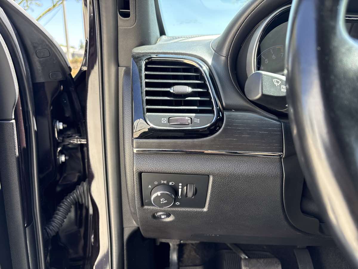 Photo 22 of this Jeep Grand Cherokee
