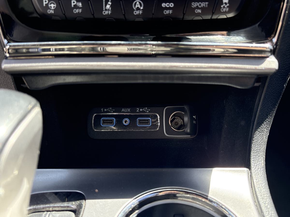 Photo 27 of this Jeep Grand Cherokee