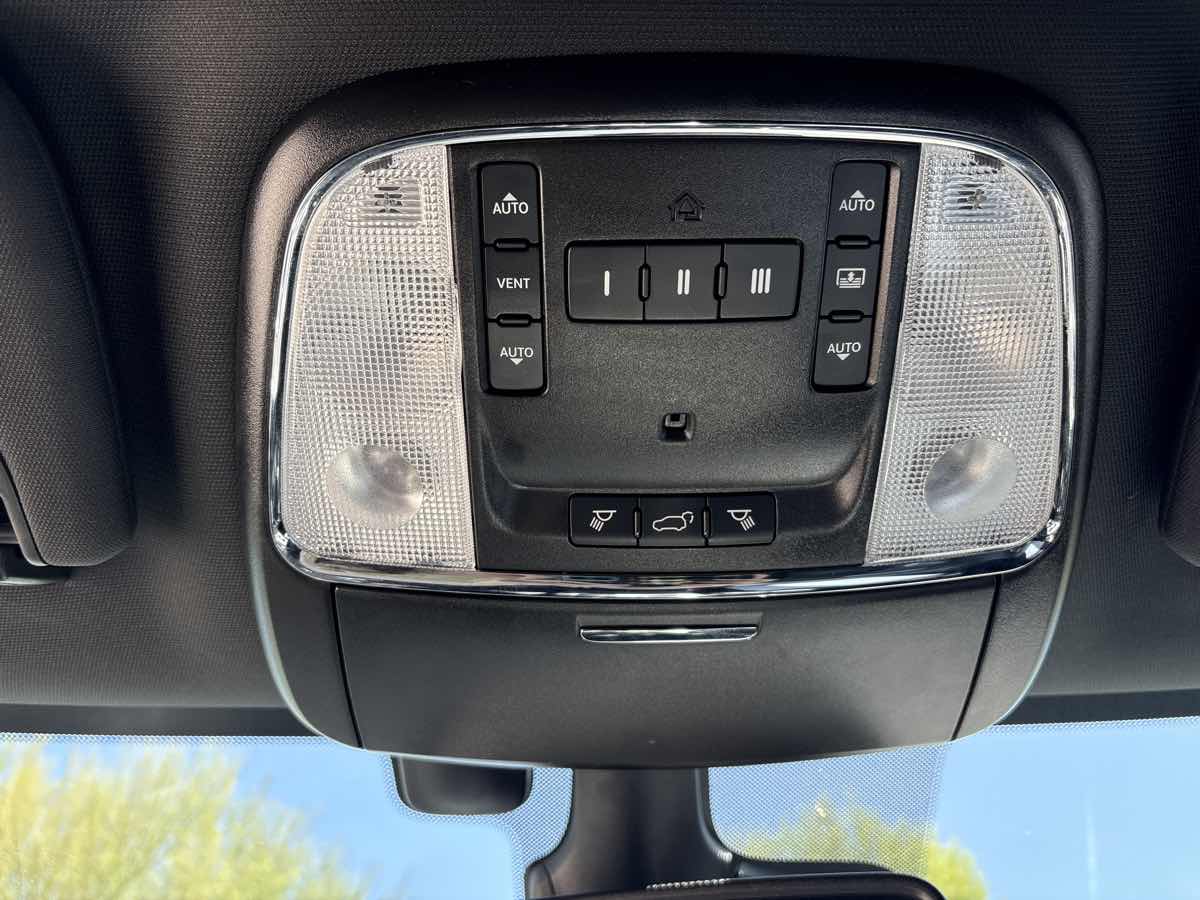 Photo 29 of this Jeep Grand Cherokee
