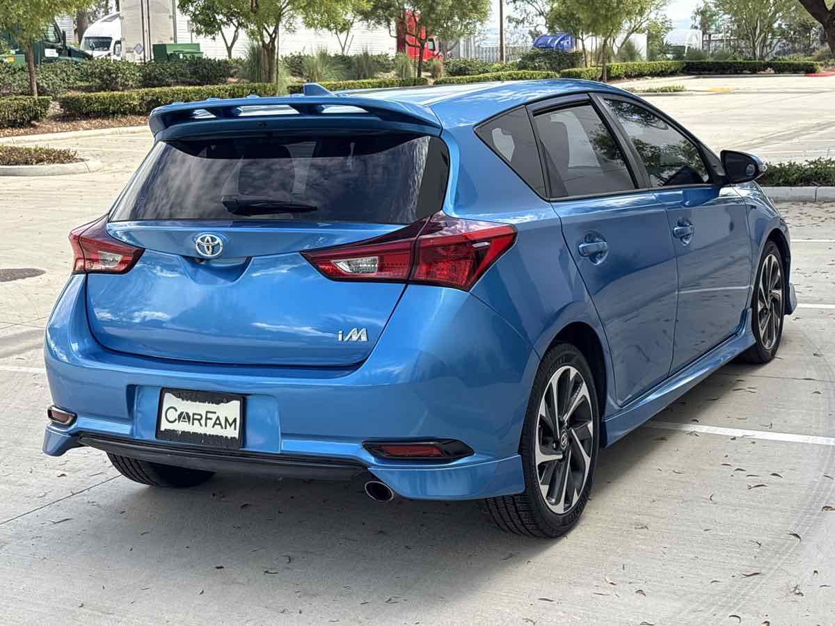 Photo 3 of this Toyota Corolla iM