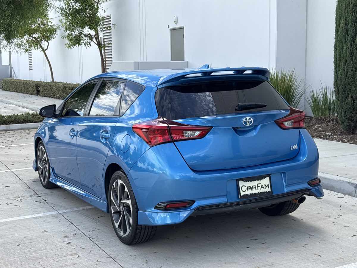 Photo 5 of this Toyota Corolla iM