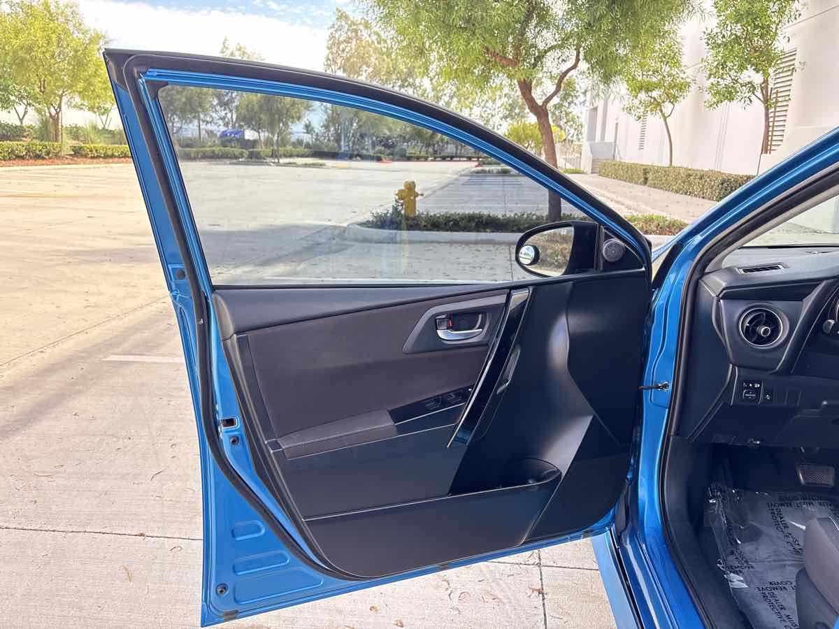 Photo 18 of this Toyota Corolla iM