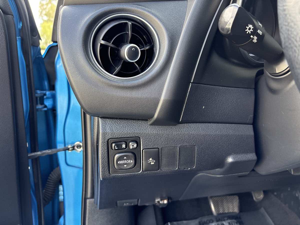 Photo 20 of this Toyota Corolla iM