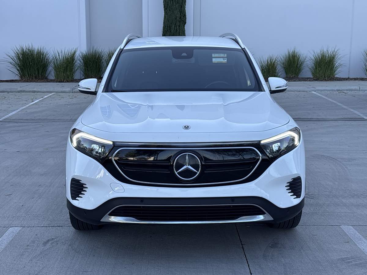 Photo 8 of this Mercedes-Benz EQB 300