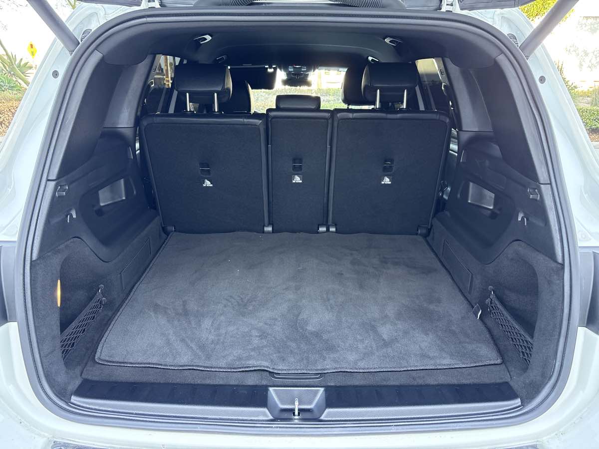 Photo 10 of this Mercedes-Benz EQB 300