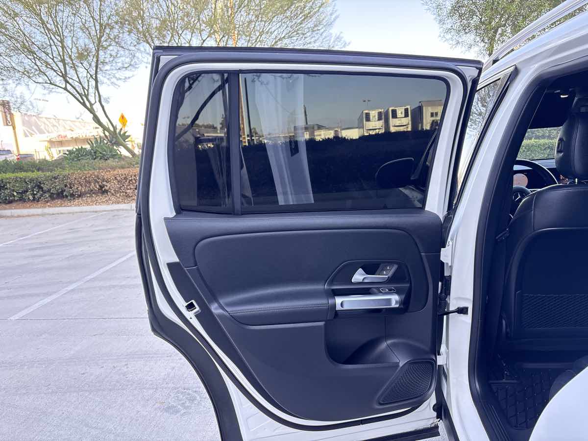 Photo 11 of this Mercedes-Benz EQB 300