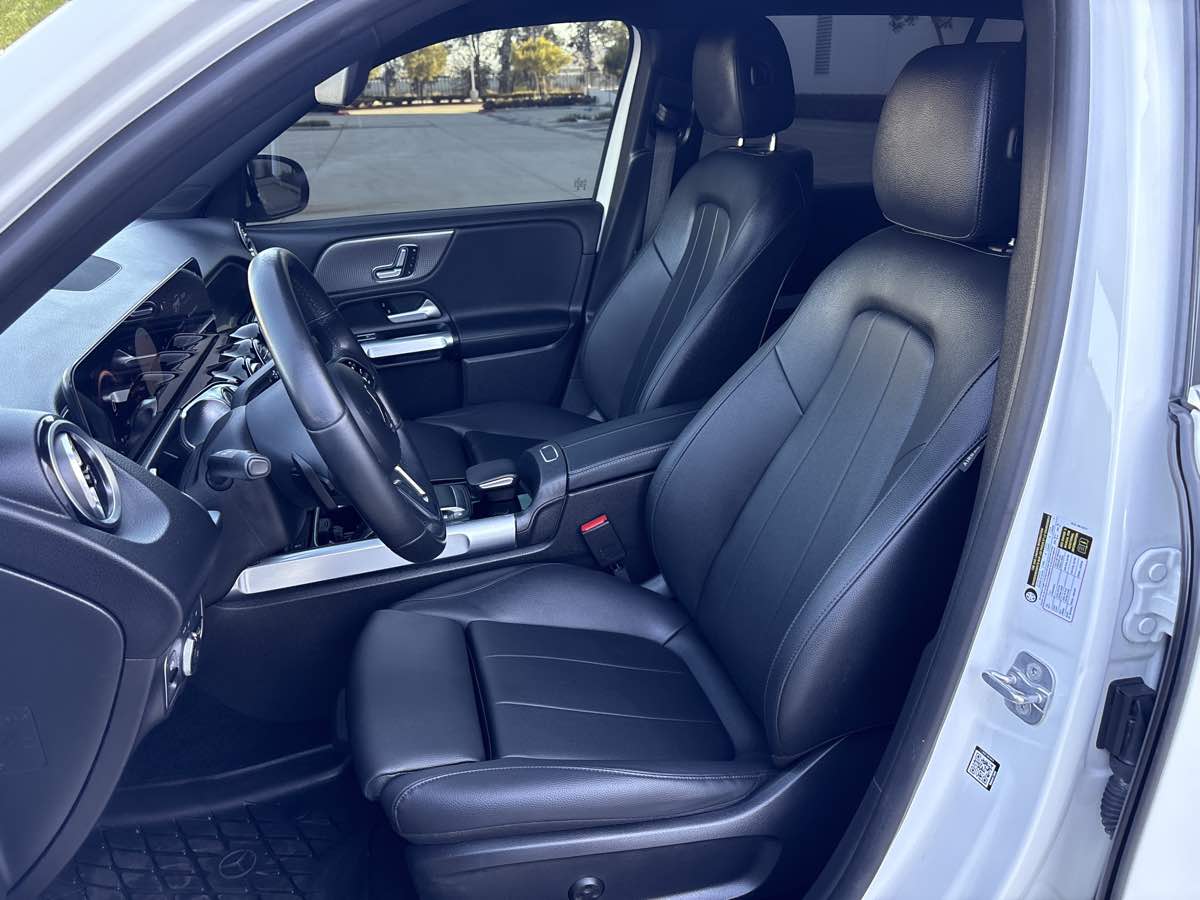 Photo 20 of this Mercedes-Benz EQB 300