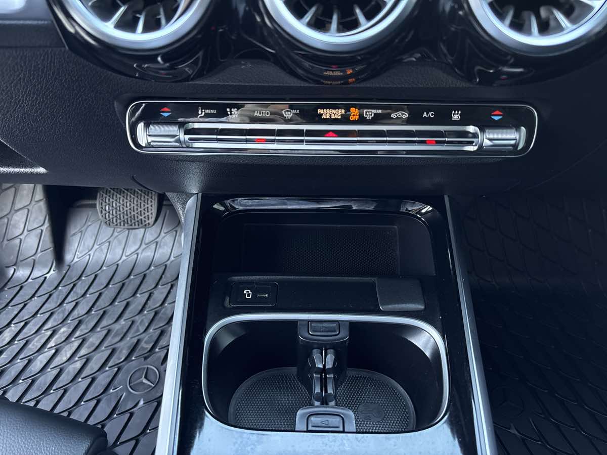 Photo 26 of this Mercedes-Benz EQB 300