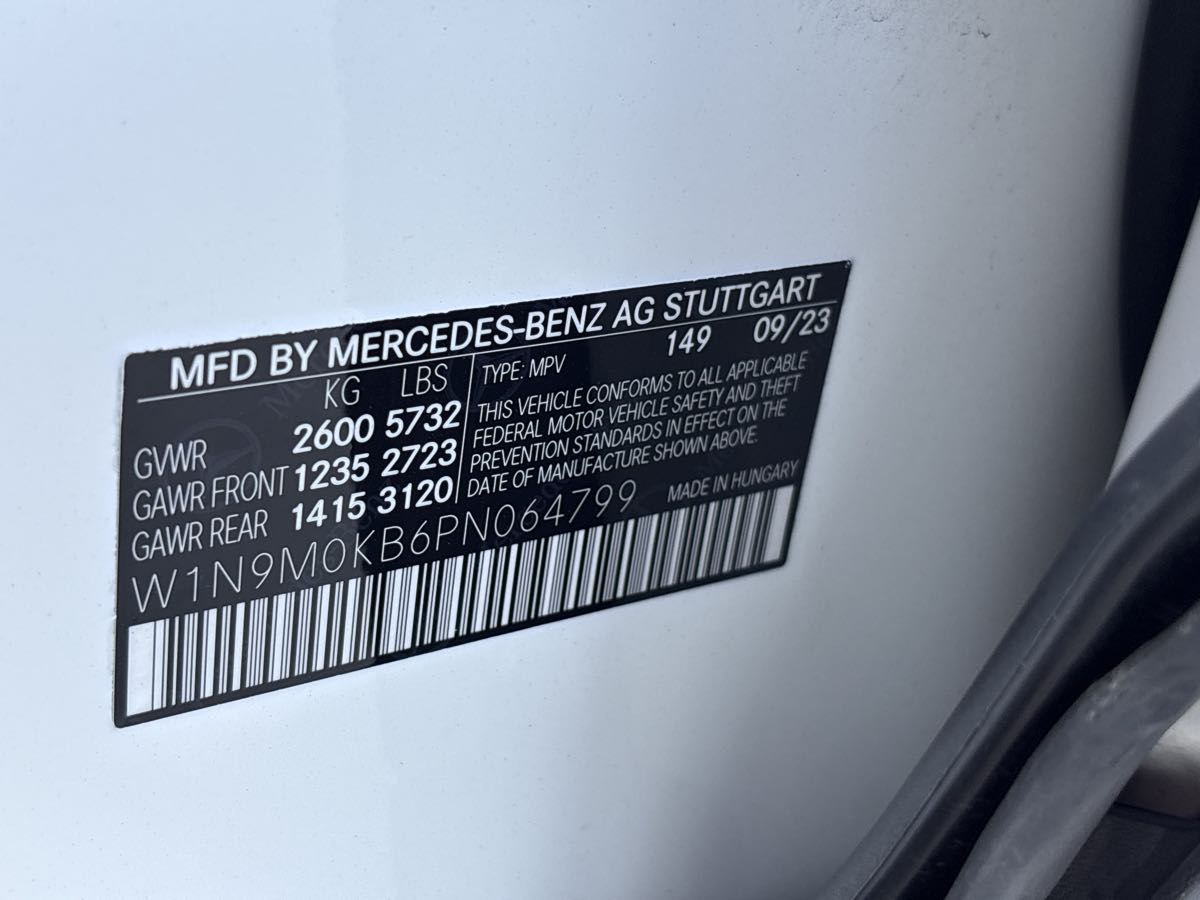 Photo 30 of this Mercedes-Benz EQB 300