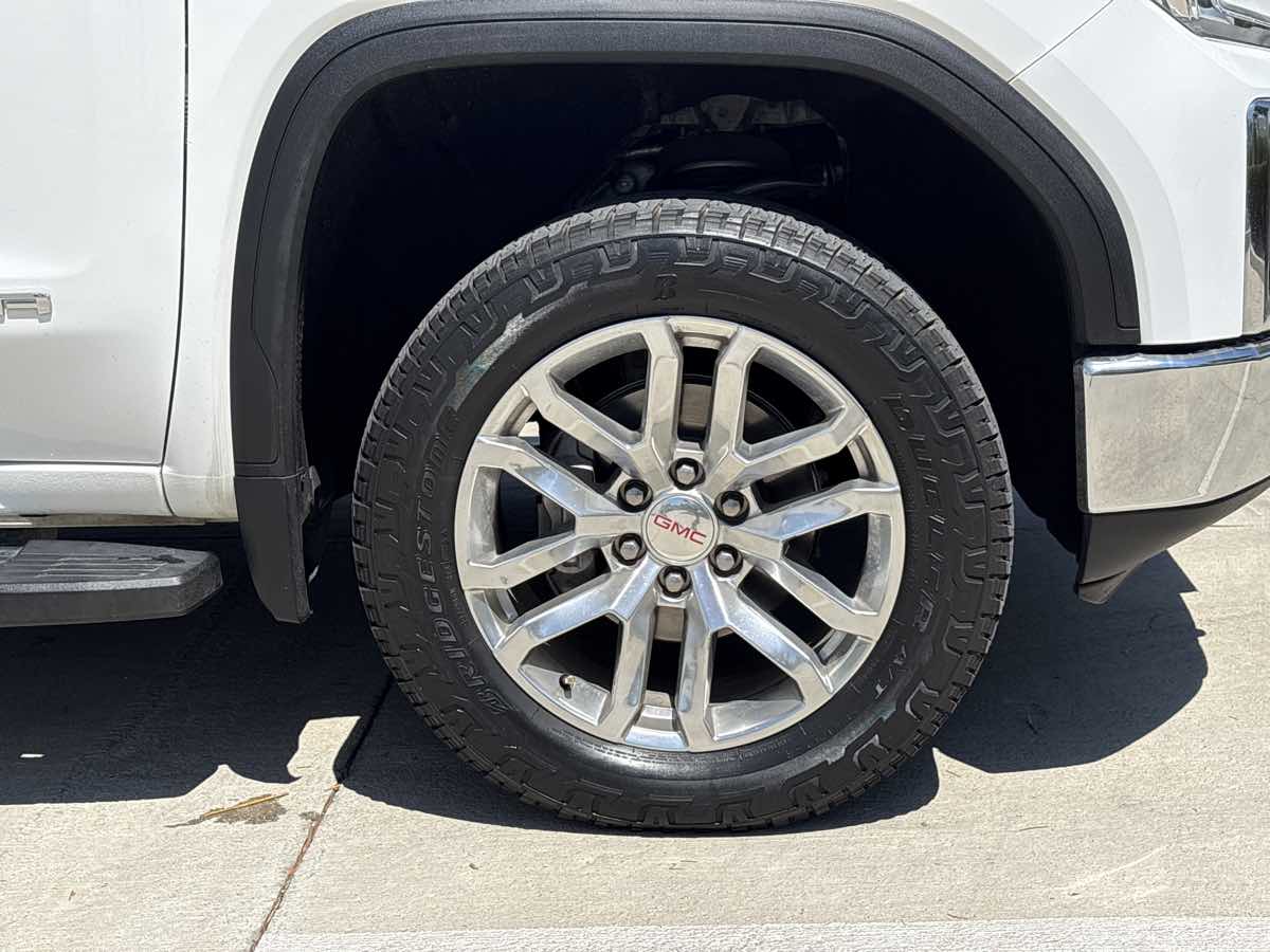 Photo 9 of this GMC Sierra 1500