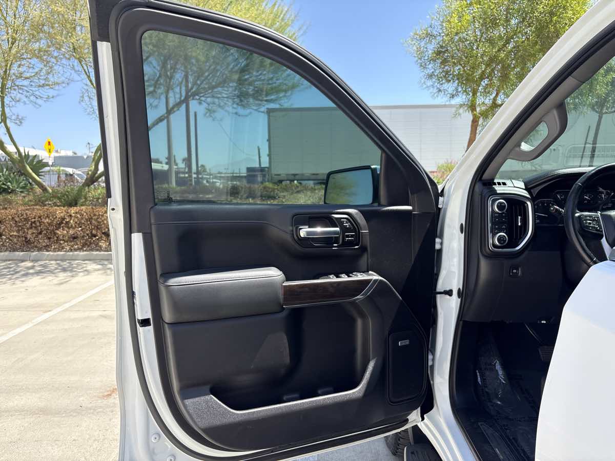 Photo 19 of this GMC Sierra 1500