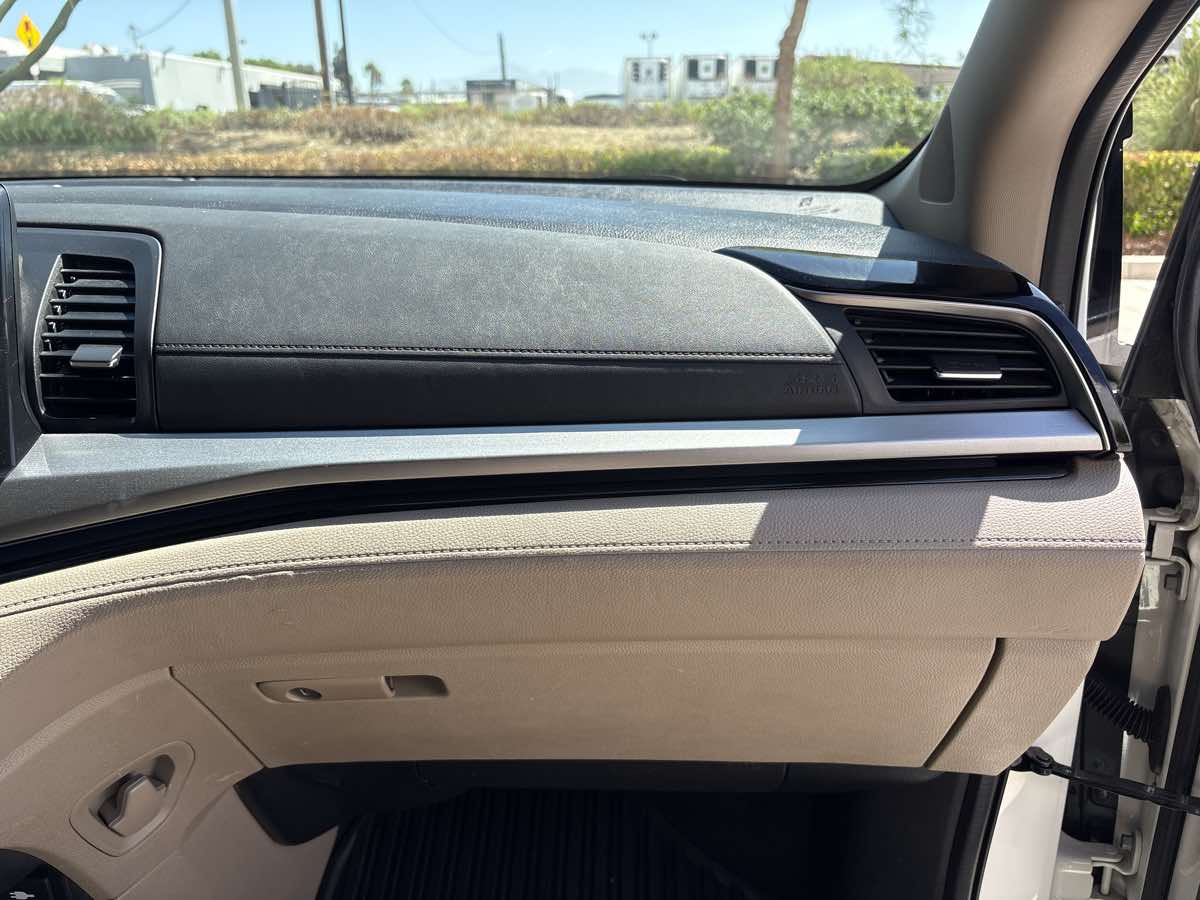 Photo 17 of this Honda Odyssey