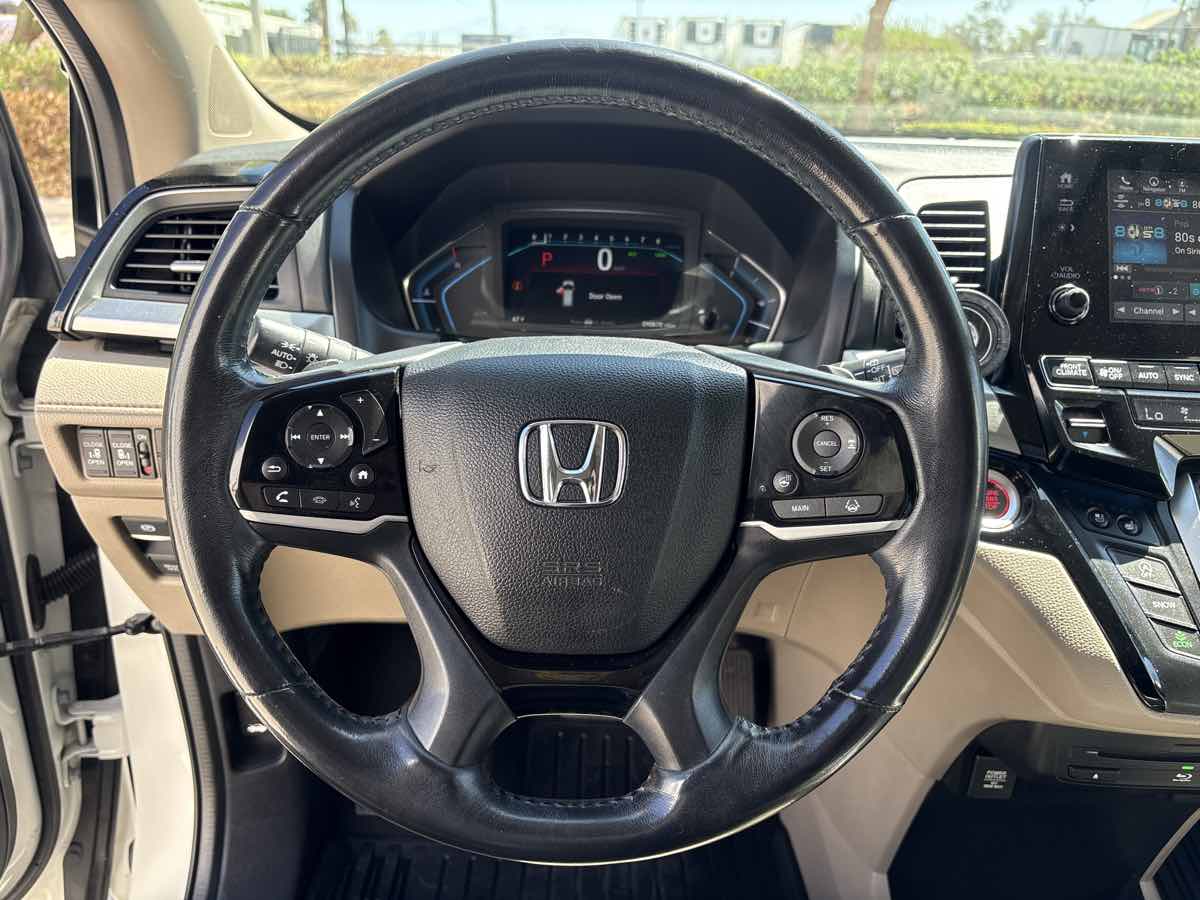 Photo 21 of this Honda Odyssey