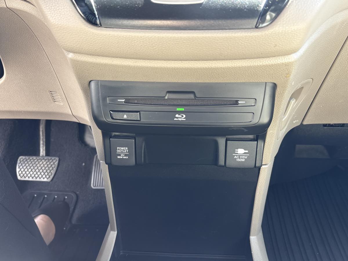 Photo 25 of this Honda Odyssey