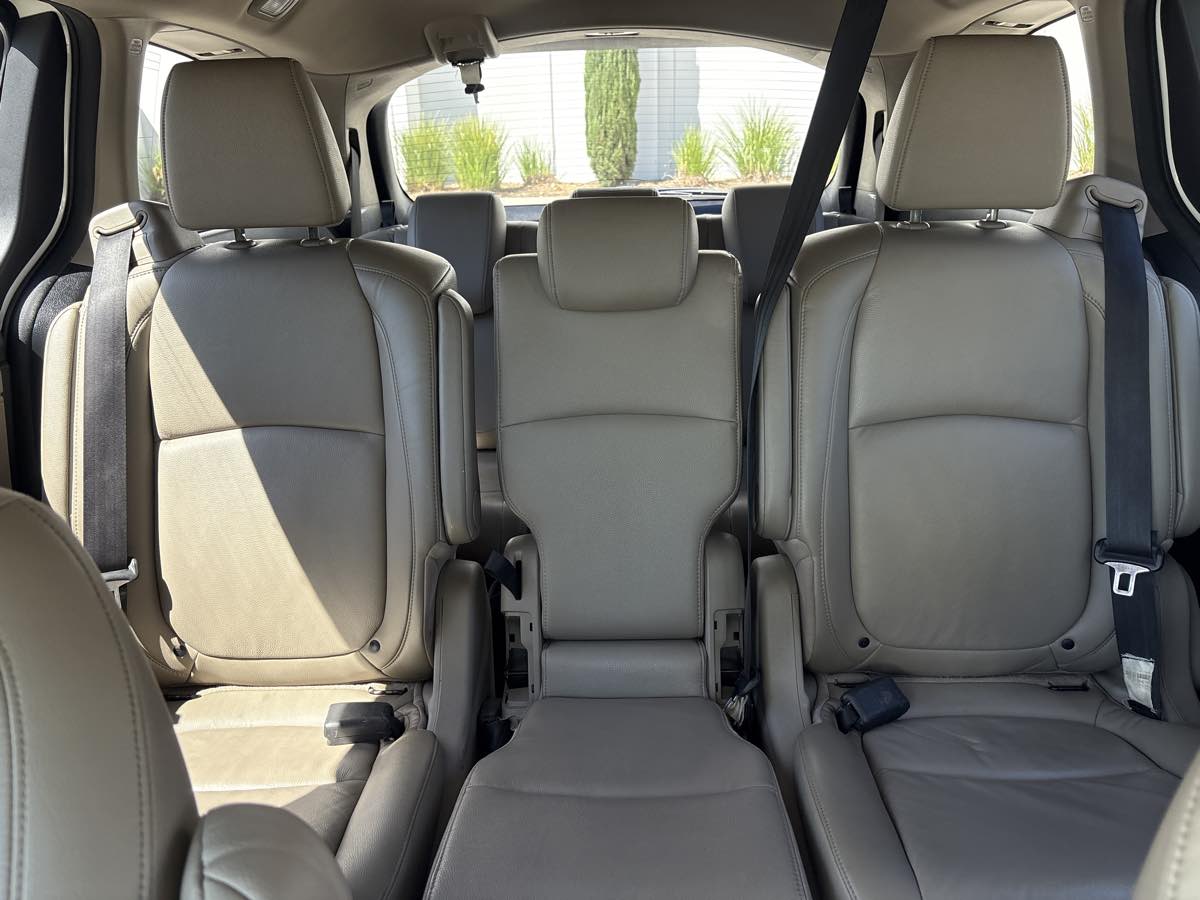 Photo 30 of this Honda Odyssey