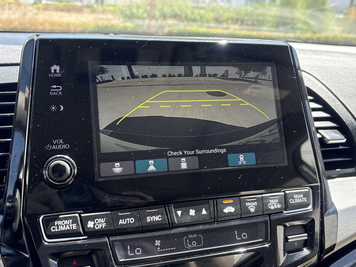 Photo 24 of this Honda Odyssey