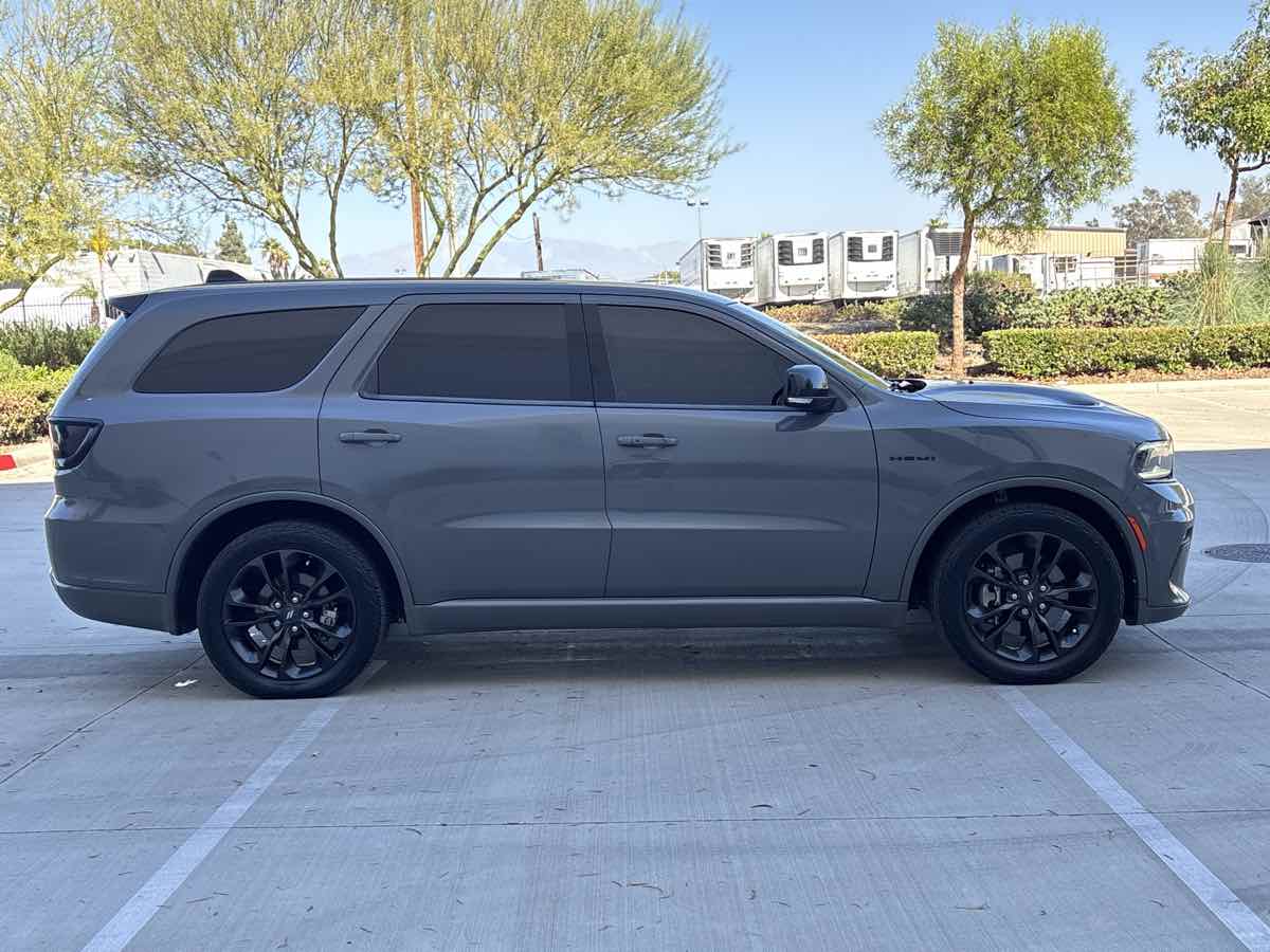 Photo 2 of this Dodge Durango