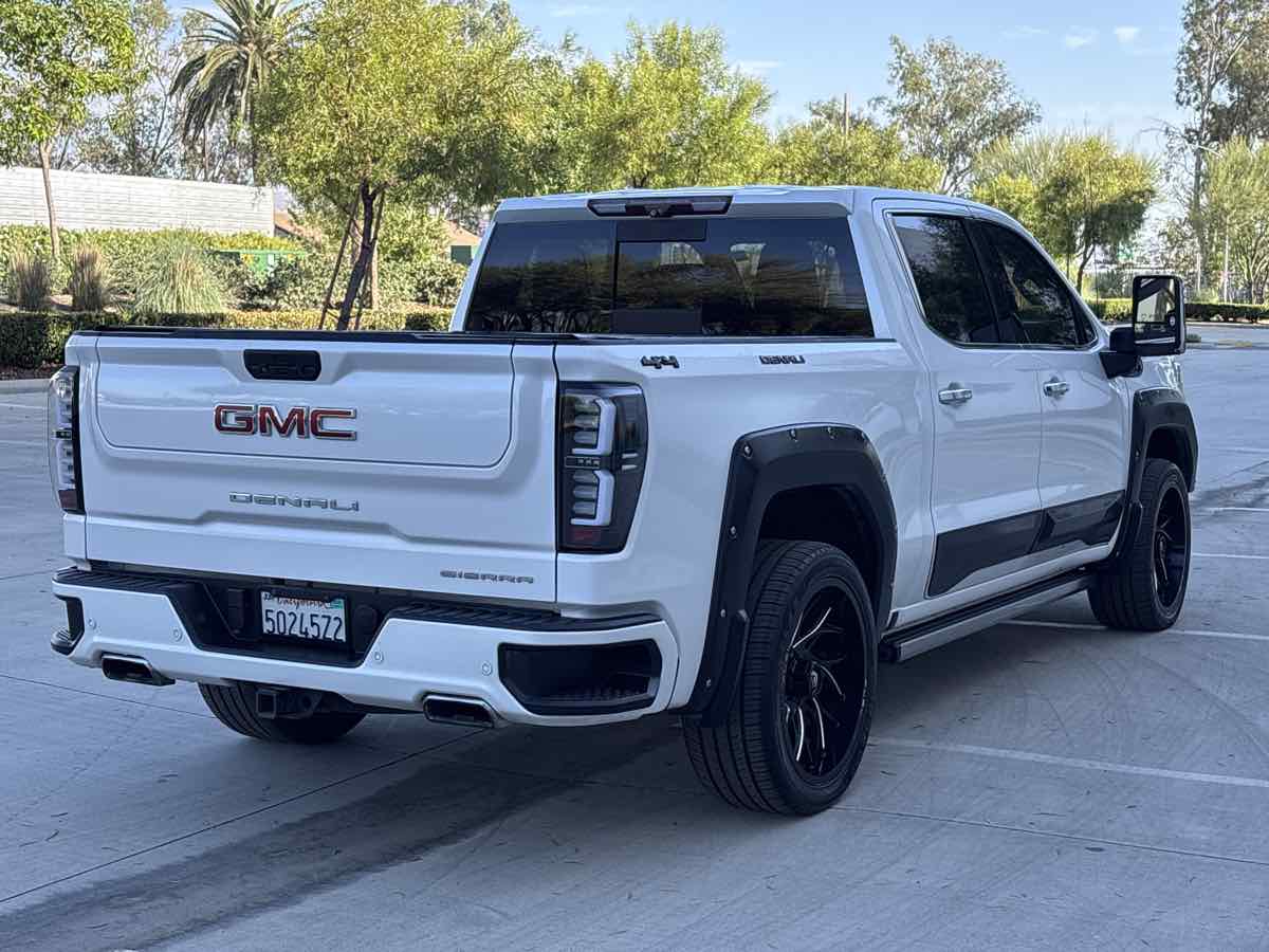 Photo 3 of this GMC Sierra 1500