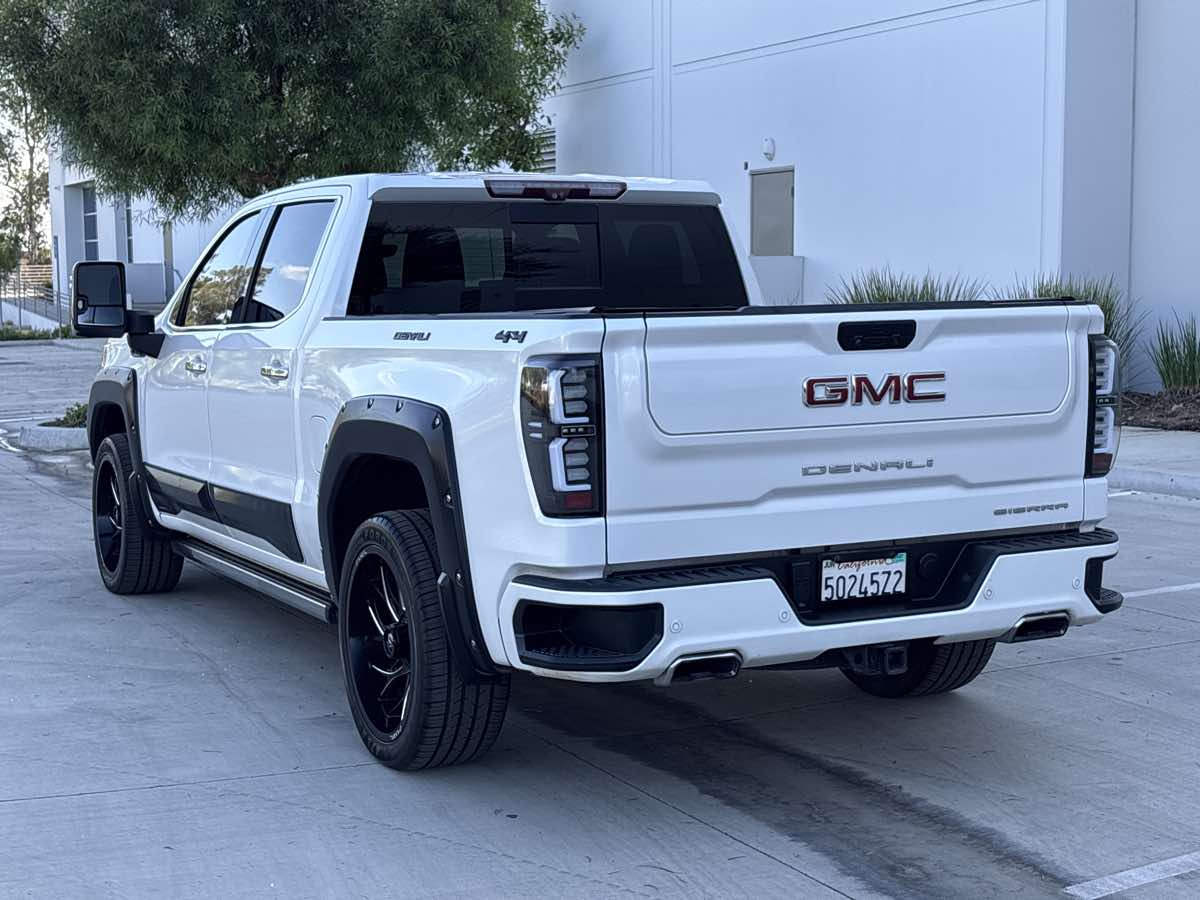 Photo 5 of this GMC Sierra 1500