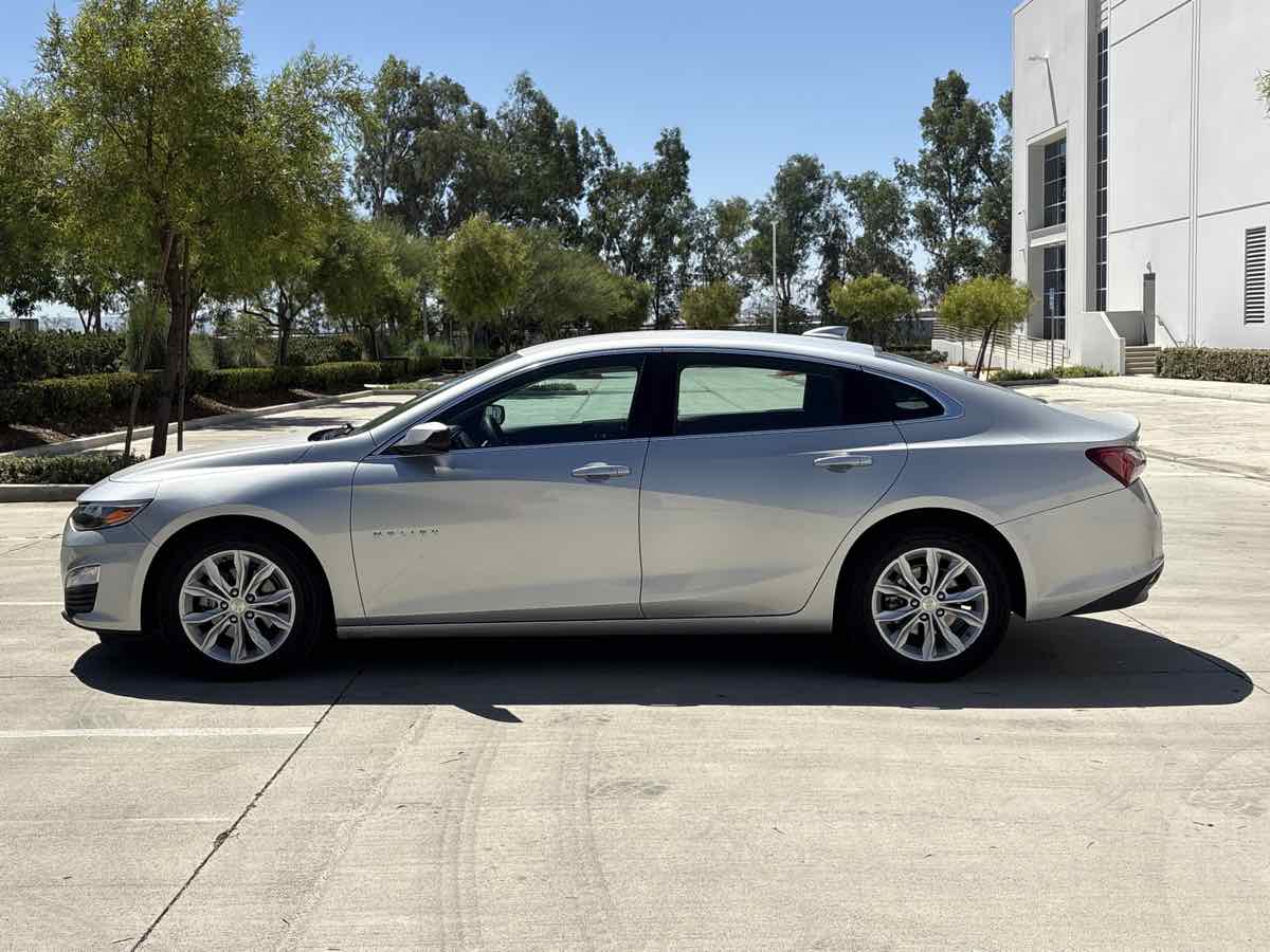 Photo 6 of this Chevrolet Malibu