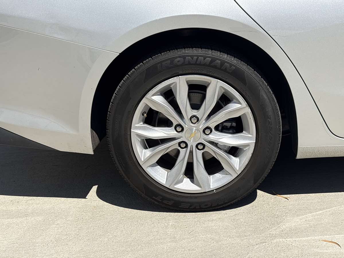 Photo 9 of this Chevrolet Malibu