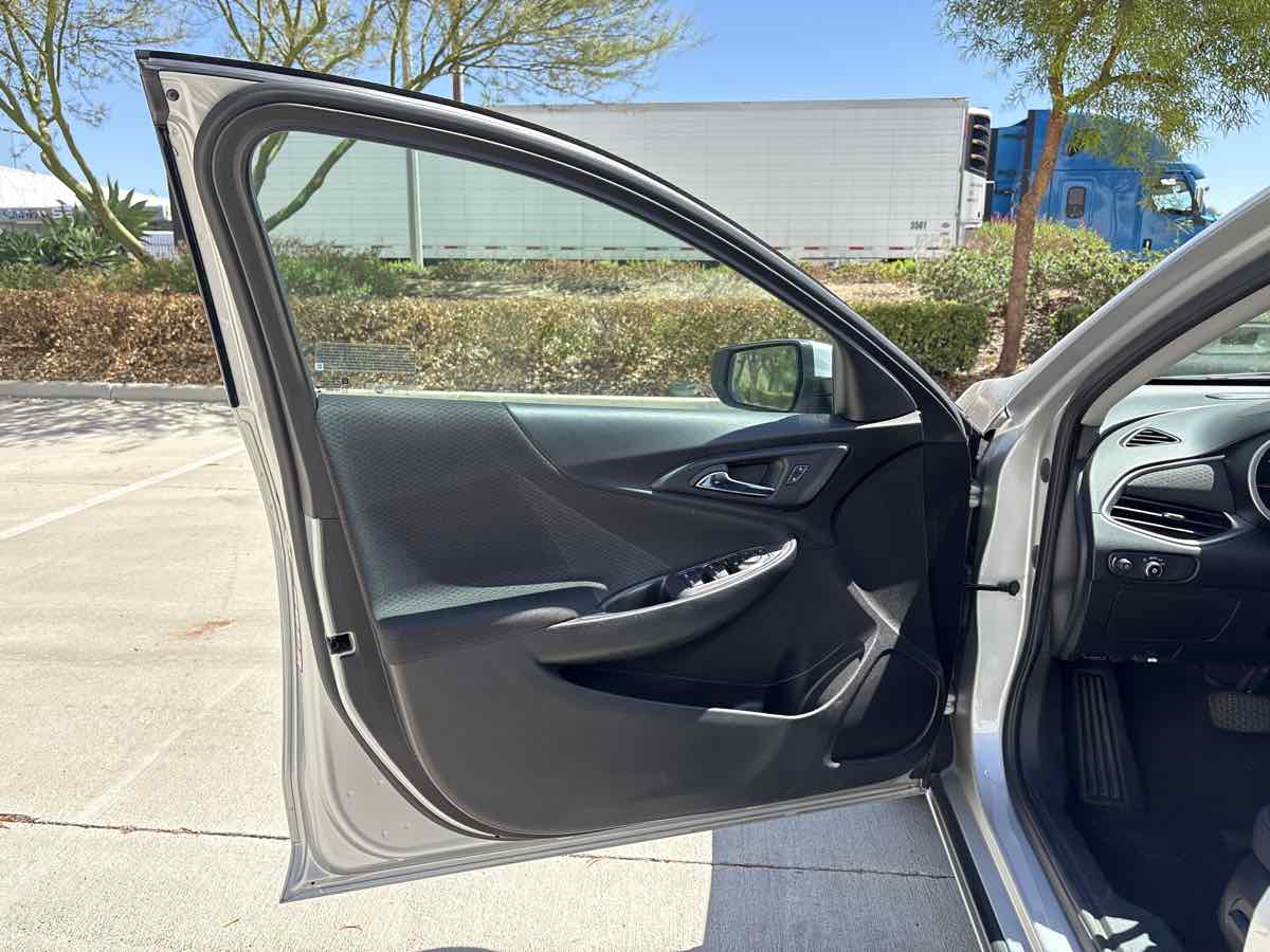 Photo 18 of this Chevrolet Malibu