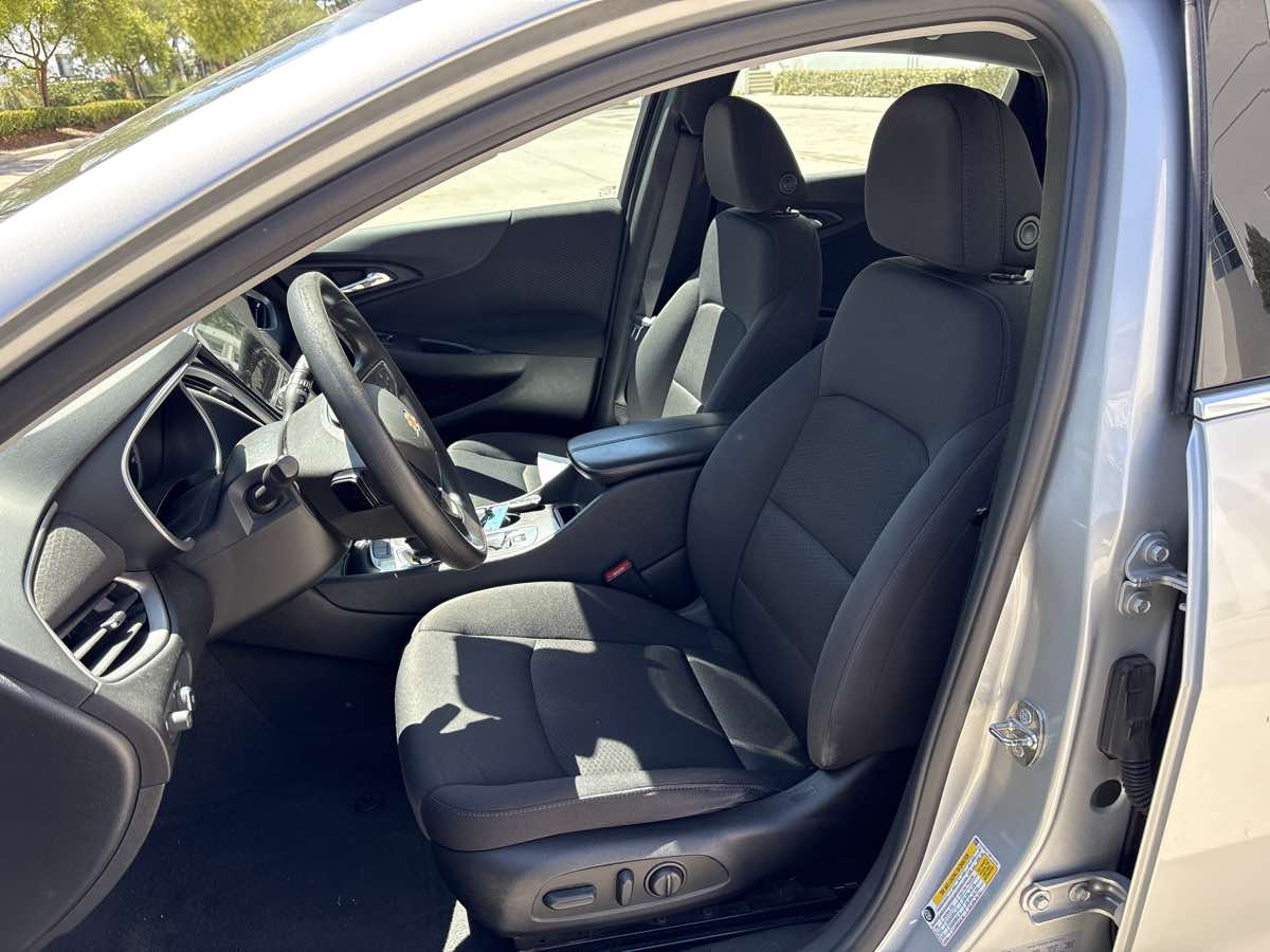 Photo 19 of this Chevrolet Malibu